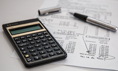 一戸建てにかかる税金はいくら?固定資産税やその他の維持費、計算手順を解説